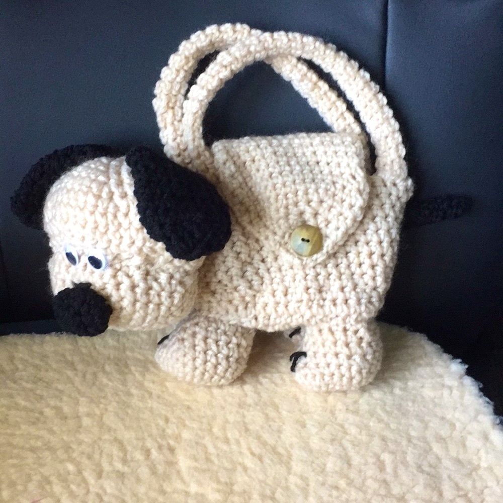 HAND CRAFTED Crocheted Beige Puppy Dog Purse Carrying Childrens Toy Accessory - Picture 4 of 8